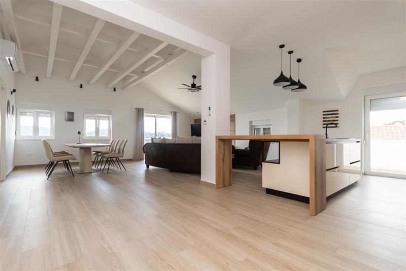 Apartment A1, for 6 persons