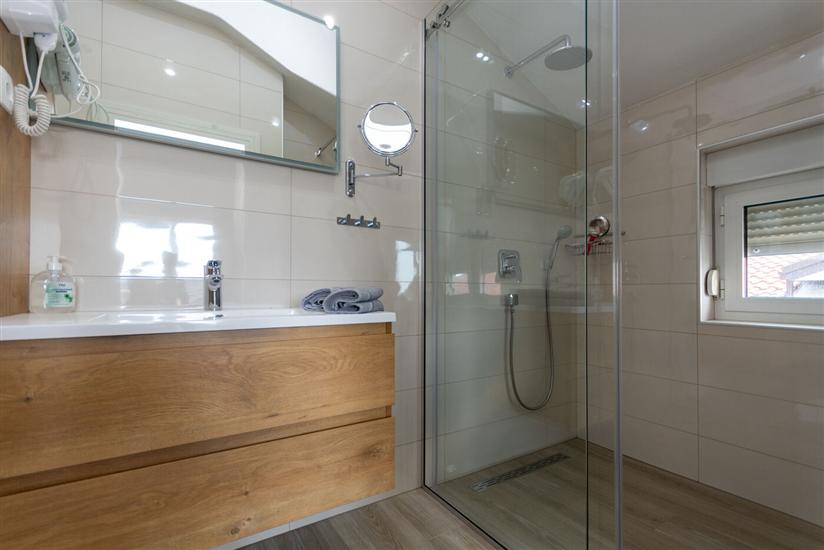 Apartment A1, for 6 persons