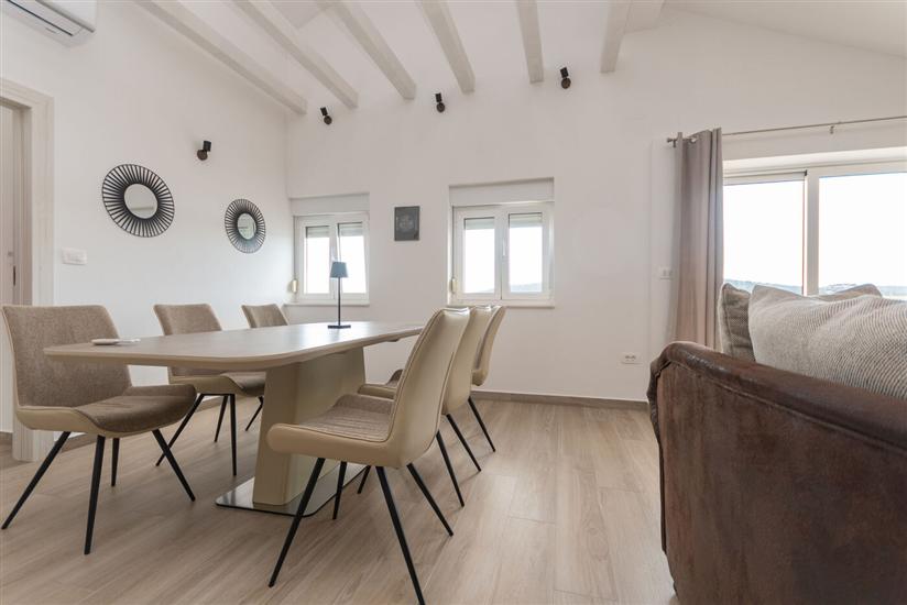 Apartment A1, for 6 persons