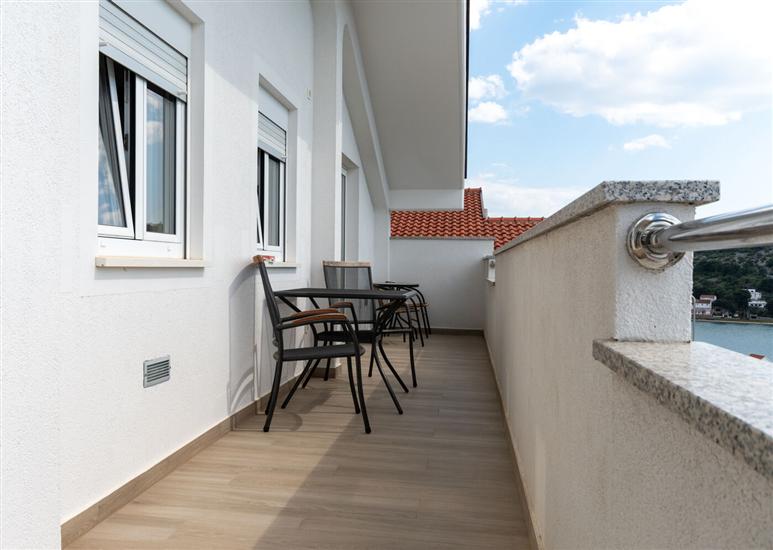 Apartment A1, for 6 persons