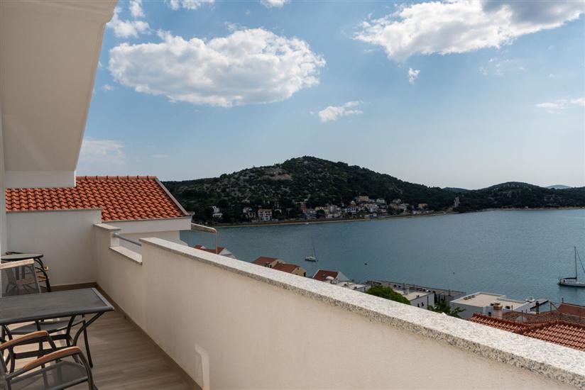 Apartment A1, for 6 persons