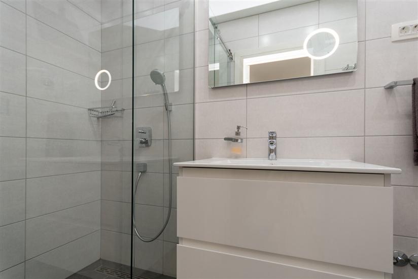 Apartment A2, for 6 persons