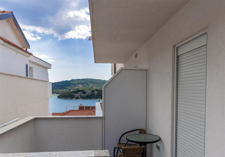 Apartment A2, for 6 persons