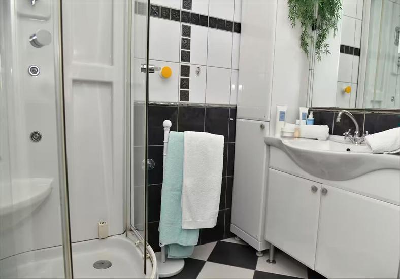 House K1, for 10 persons