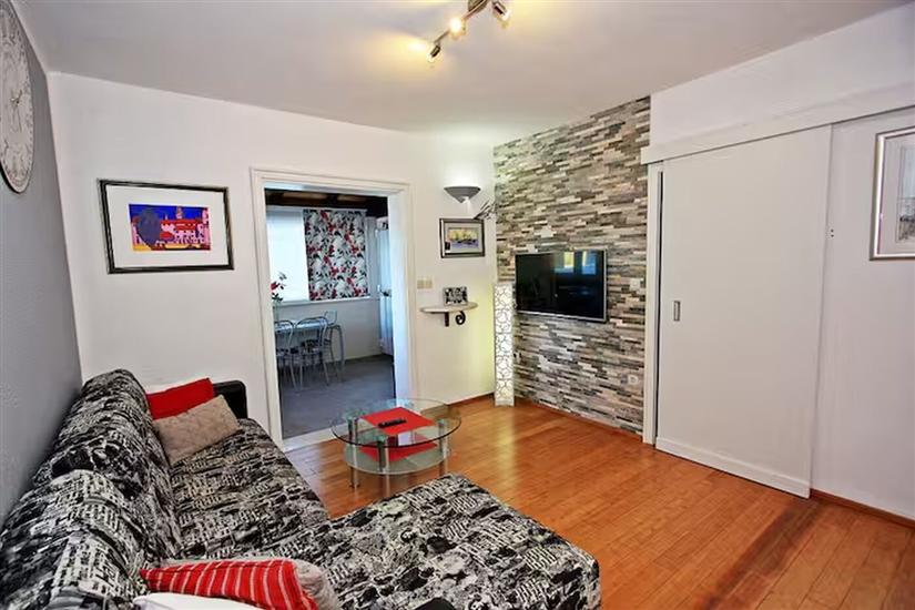 House K1, for 10 persons