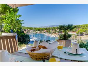 Apartments Vila Jelka Vrboska - island Hvar, Size 80.00 m2, Airline distance to town centre 600 m