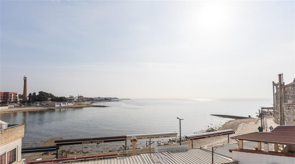 Apartment Seafront Mia