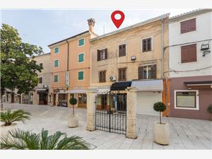 Apartment Seafront Mia Umag, Size 60.00 m2, Airline distance to the sea 70 m, Airline distance to town centre 20 m