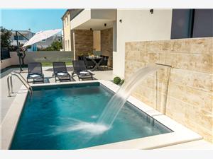 Villa La Martina Vodice, Size 90.00 m2, Accommodation with pool, Airline distance to town centre 700 m