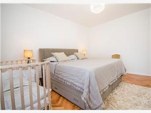 Ferienwohnung Sunny Family Terrace Oasis Povljana - Insel Pag, Größe 72,00 m2, Entfernung vom Ortszentrum (Luftlinie) 100 m