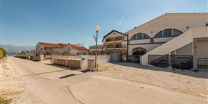 Apartment - Slatina - island Vir