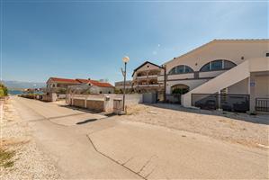 Apartment - Slatina - island Vir