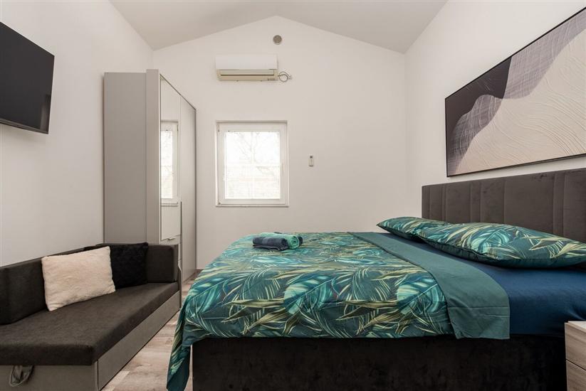 Apartment A2, for 6 persons