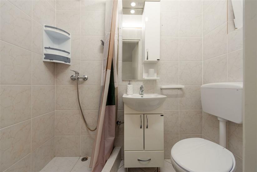 Apartment A2, for 6 persons