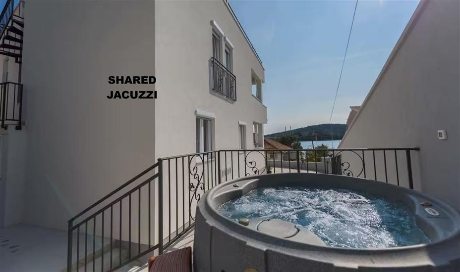 Ferienwohnungen Guliana Tisno