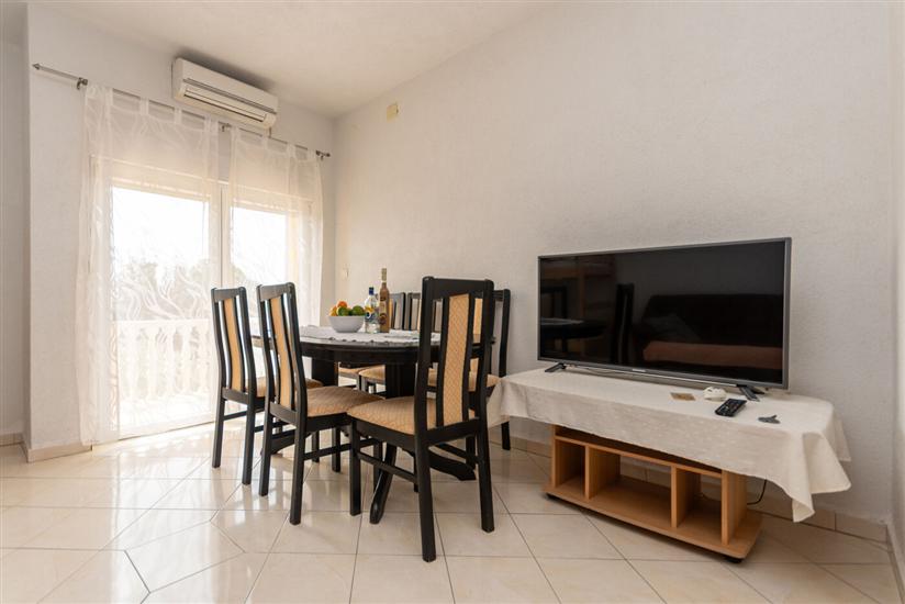 Apartment A2, for 5 persons