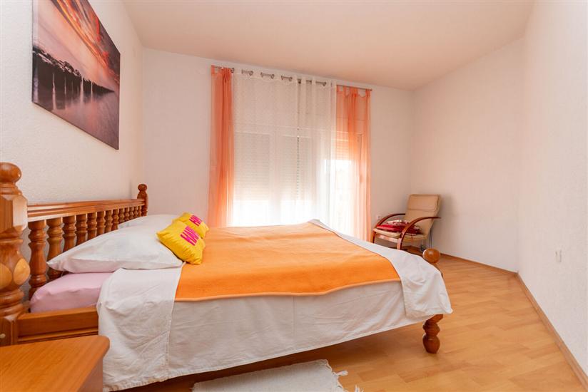 Apartment A2, for 5 persons