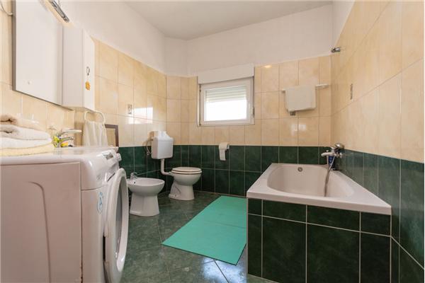 Apartment A2, for 5 persons