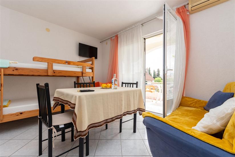 Apartment A8, for 3 persons