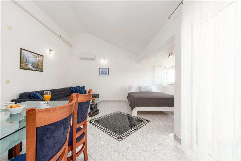 Apartment A2, for 4 persons