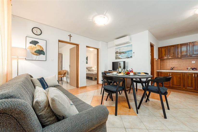 Apartment A1, for 6 persons