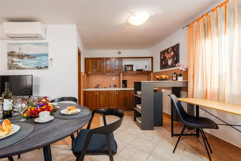 Apartment A1, for 6 persons