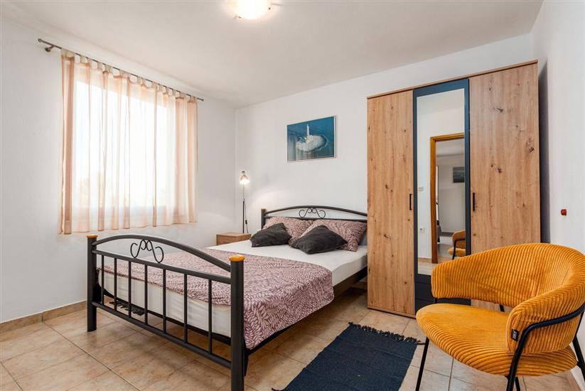 Apartment A1, for 6 persons