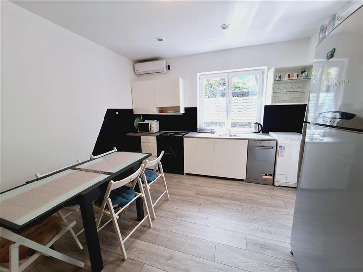 Apartment A1, for 5 persons