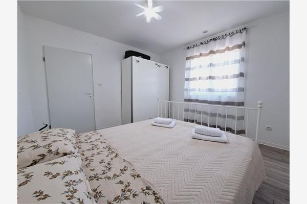 Apartment A1, for 5 persons