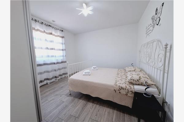 Apartment A1, for 5 persons