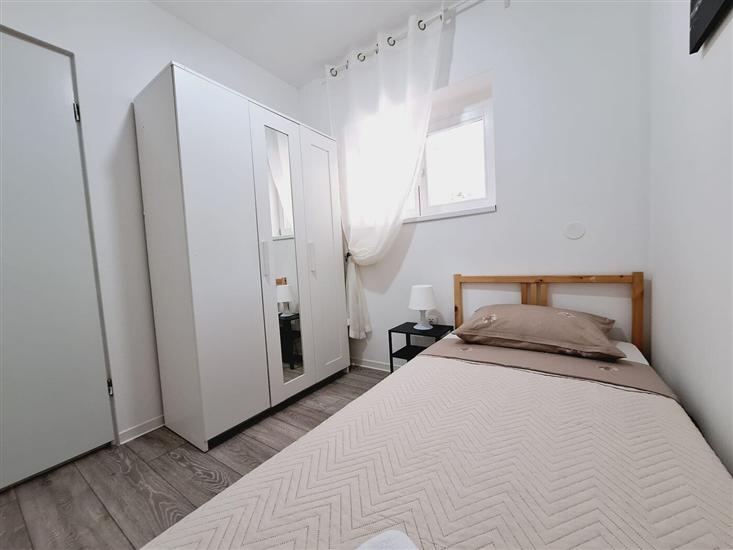 Apartment A1, for 5 persons