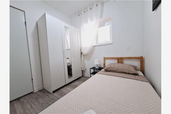 Apartment A1, for 5 persons