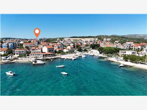 Apartment IvAn Brodarica, Size 110.00 m2, Airline distance to the sea 120 m