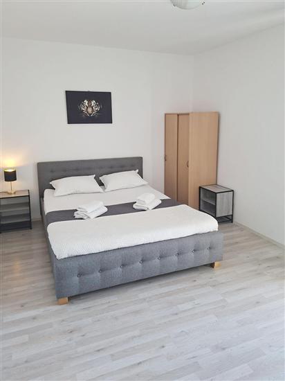 Apartment A1, for 5 persons