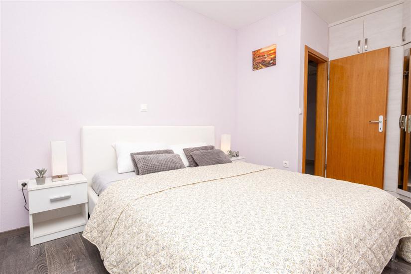 Apartment A9, for 6 persons