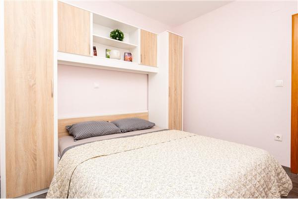 Apartment A9, for 6 persons