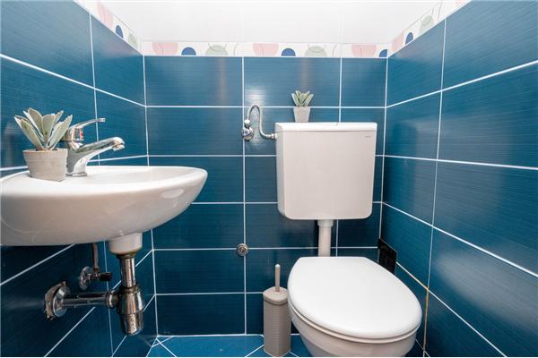 Apartment A9, for 6 persons