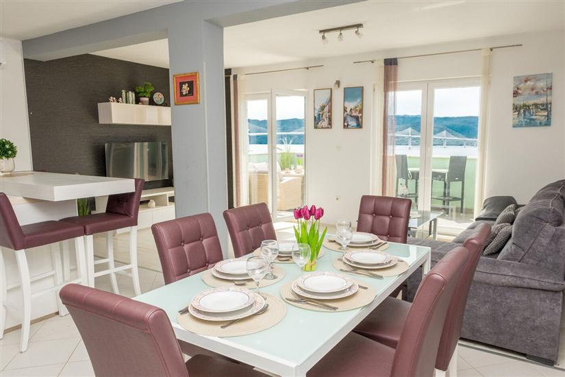 Apartment A9, for 6 persons