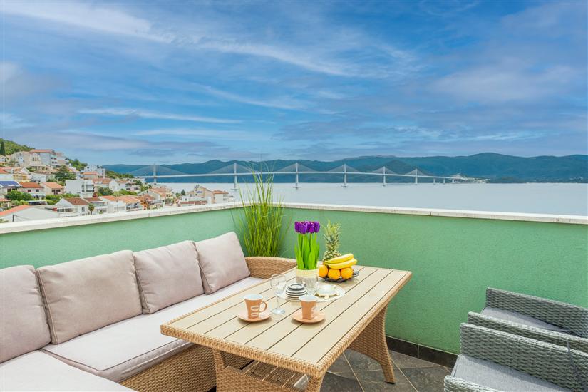 Apartment A9, for 6 persons