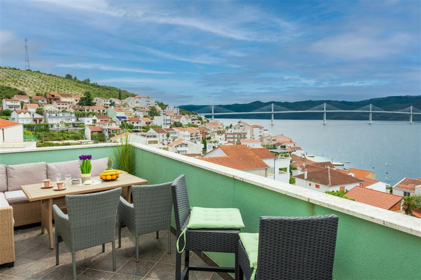 Apartment A9, for 6 persons