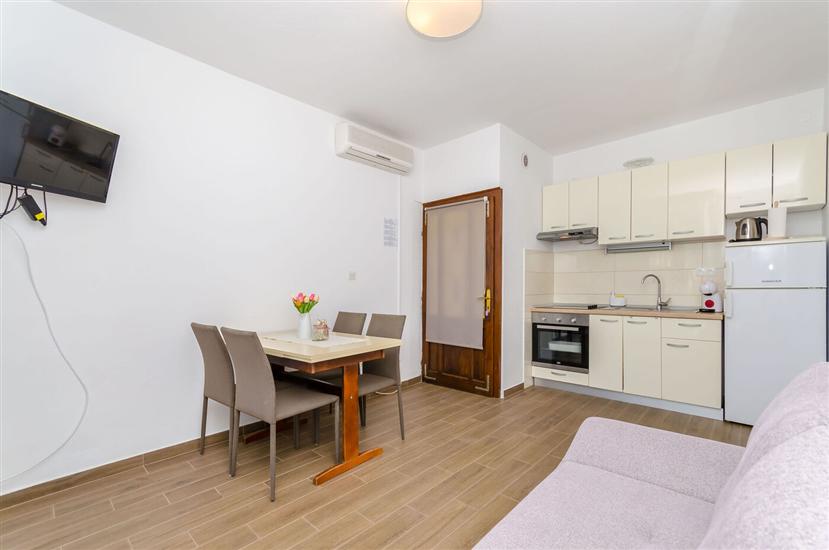 Apartment A2, for 3 persons