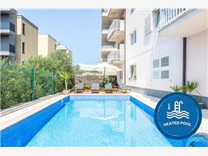 Apartmaji Seaview Tucepi, Kvadratura 50,00 m2, Namestitev z bazenom, Oddaljenost od morja 250 m