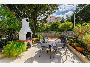 Apartmaj Close to the beach Stari Grad - otok Hvar, Kvadratura 43,00 m2, Oddaljenost od morja 250 m, Oddaljenost od centra 800 m