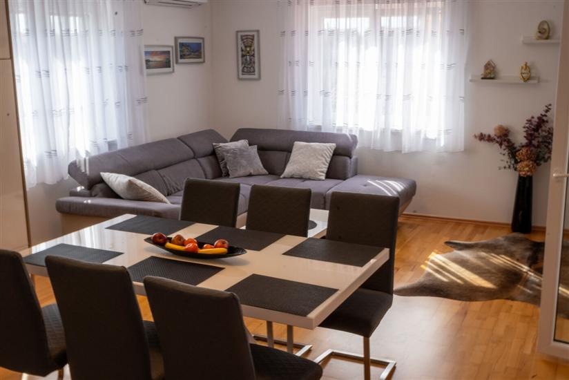 Apartman A2, na 6 osebe