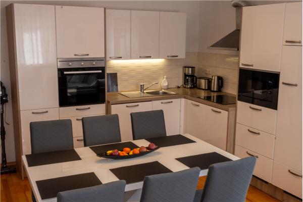 Apartman A2, na 6 osebe