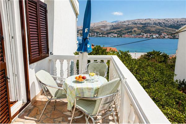 Apartment A5, for 5 persons