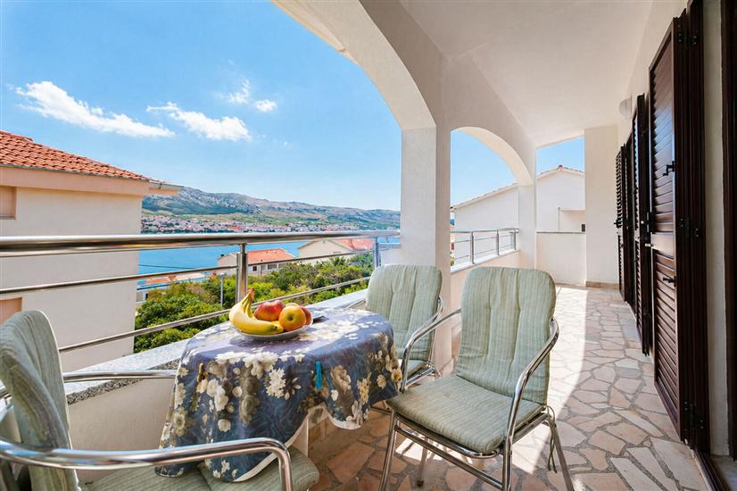 Apartment A4, for 5 persons