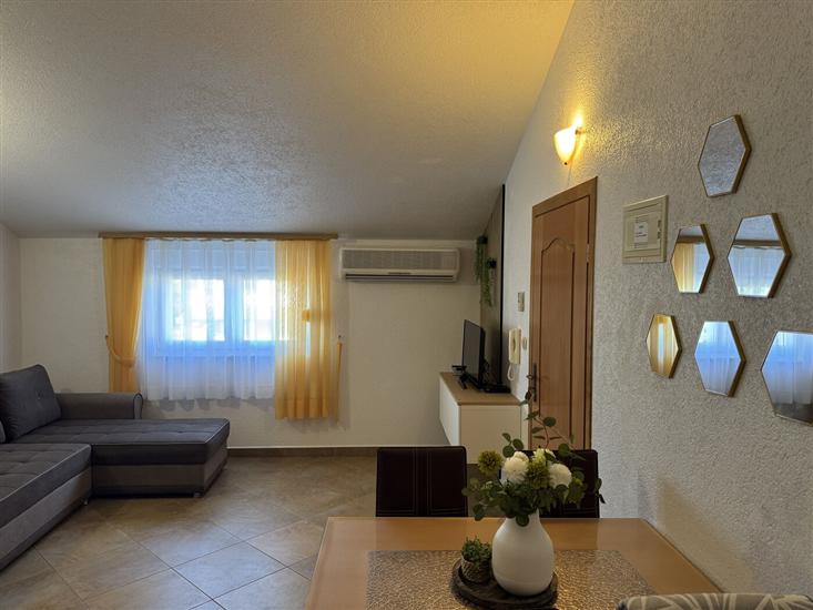 Apartment A5, for 4 persons