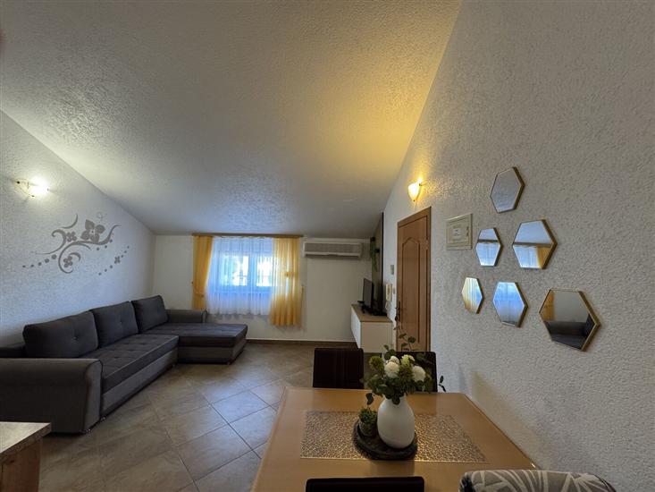 Apartment A5, for 4 persons
