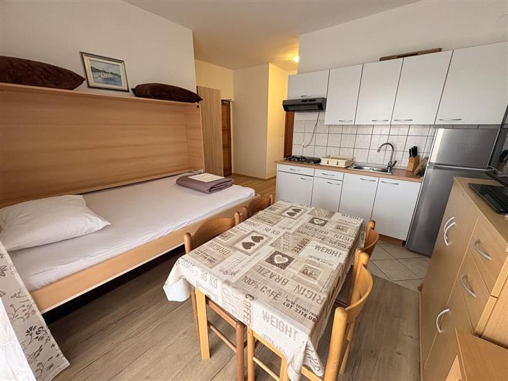 Apartment A4, for 3 persons